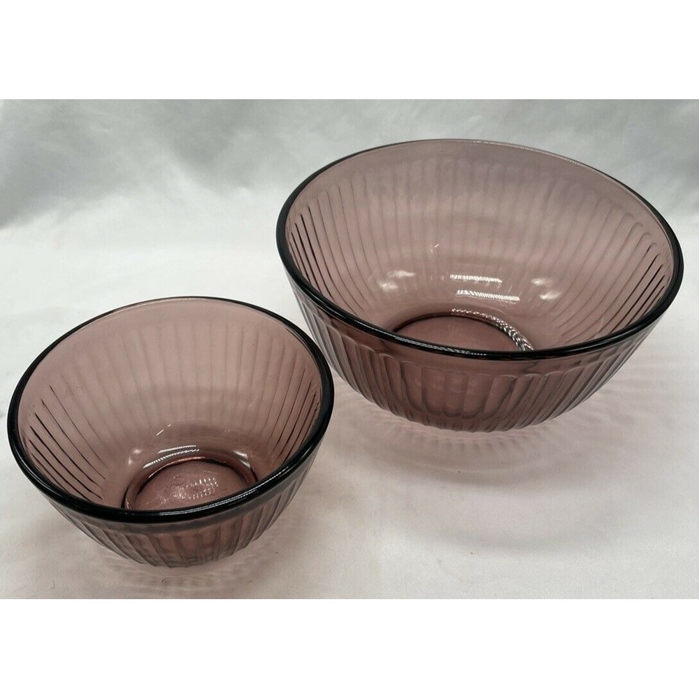 Vintage Pyrex Set, Cranberry Purpled Ribbed Mixing Nesting Bowls, 3c & 10c